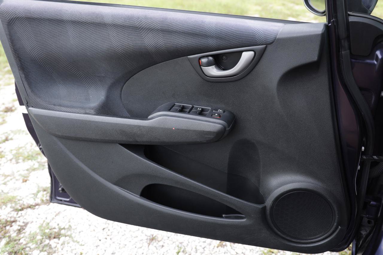Used 2010 Honda Fit Sport image 38