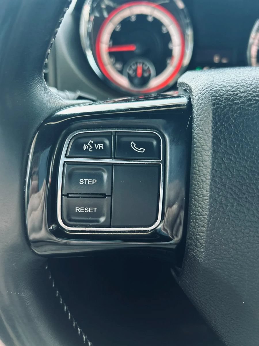 Used 2018 Dodge Grand Caravan SE FWD image 14