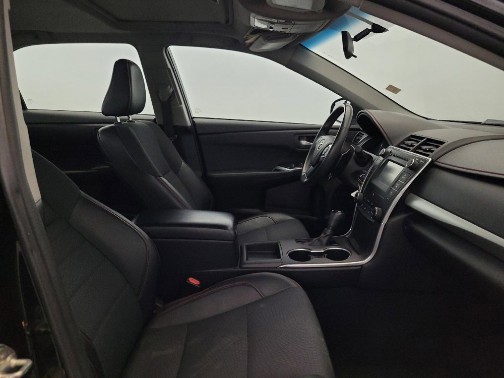 Used 2016 Toyota Camry SE w/ Moonroof Package FWD image 21