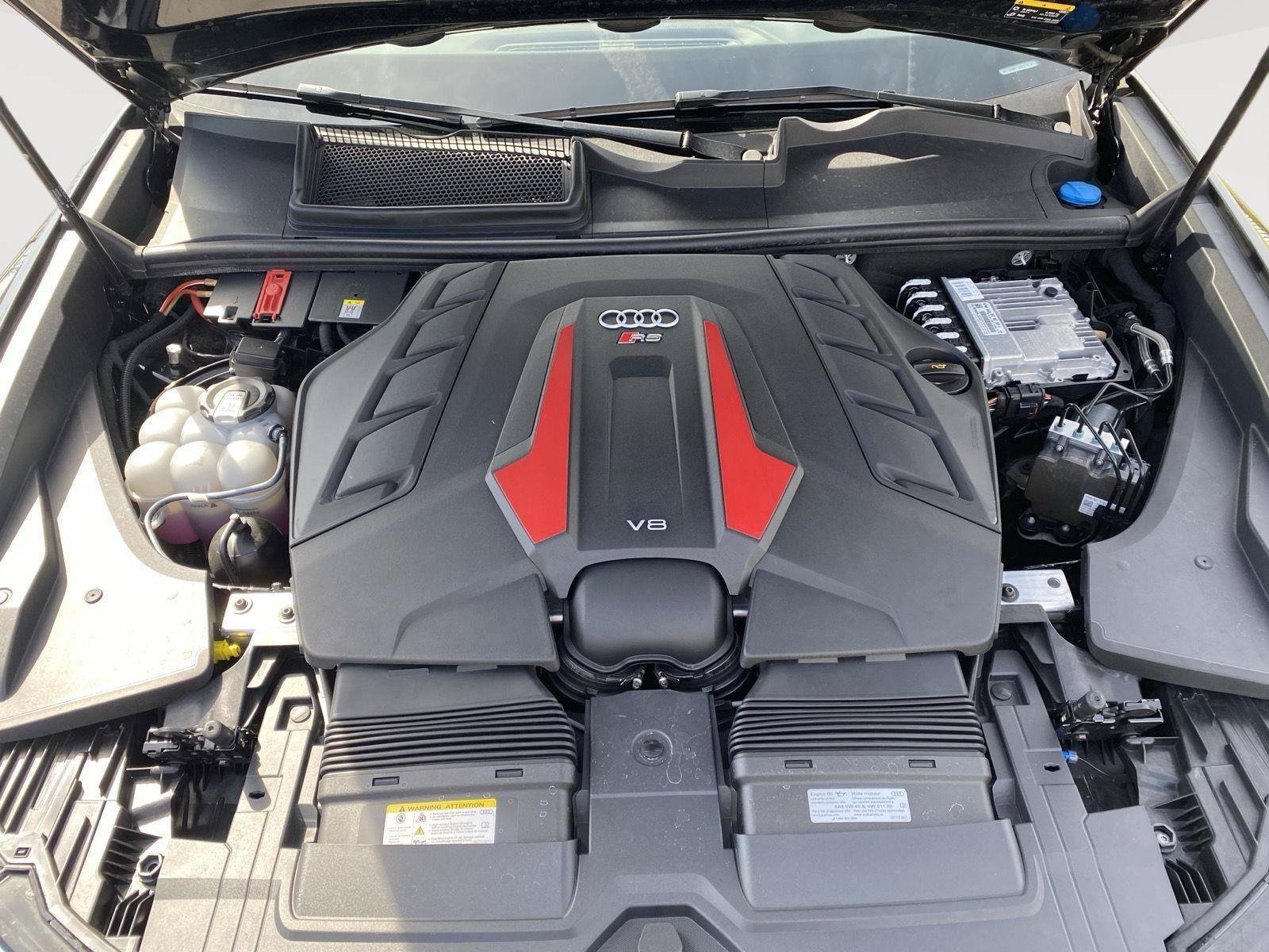 Used 2022 Audi RS Q8 w/ Carbon Optic Package AWD/4WD image 25
