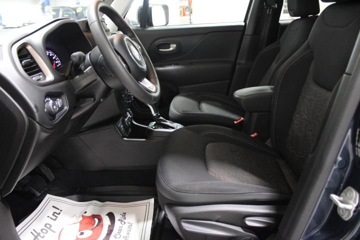 Used 2023 Jeep Renegade Latitude image 16