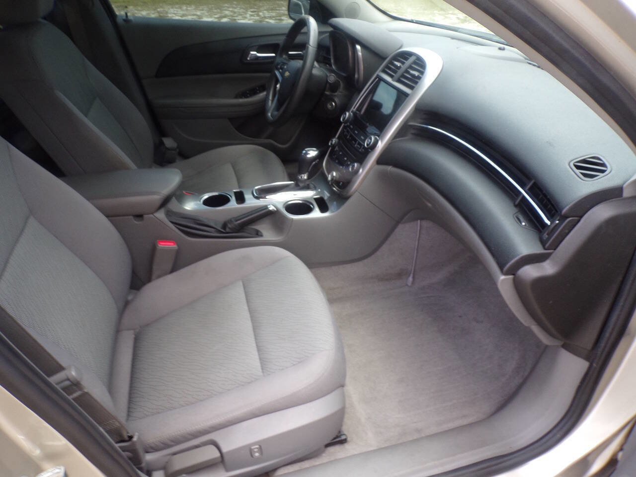 Used 2015 Chevrolet Malibu LS image 9