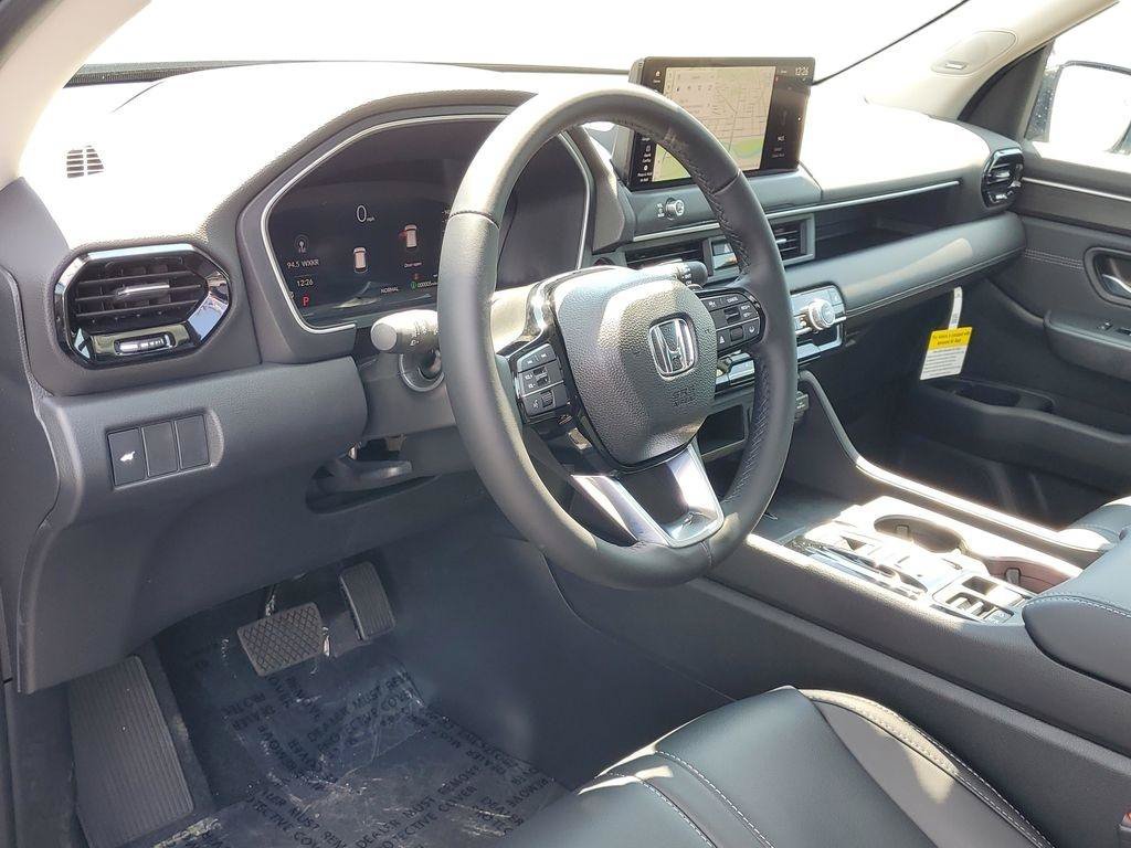 New 2026 Honda Pilot Touring image 15