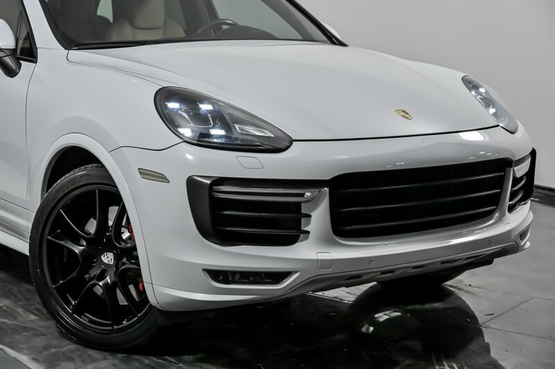 Used 2016 Porsche Cayenne GTS AWD/4WD image 2