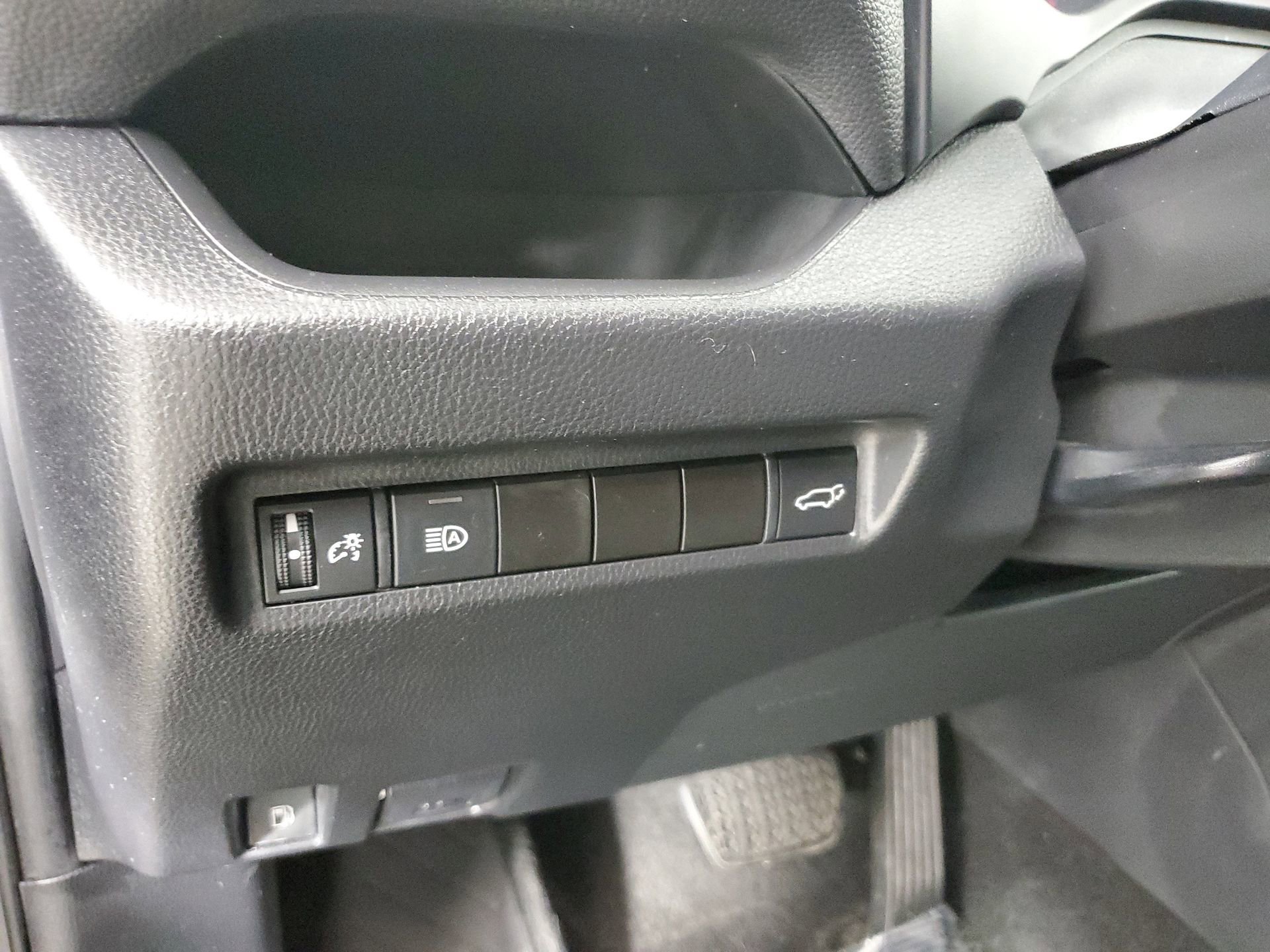 Used 2021 Toyota RAV4 XLE w/ Convenience Package image 49