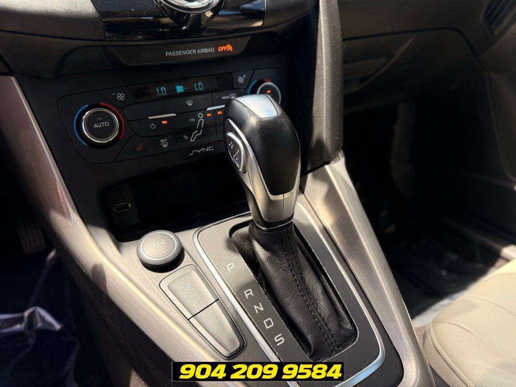 Used 2017 Ford Focus Titanium FWD image 17