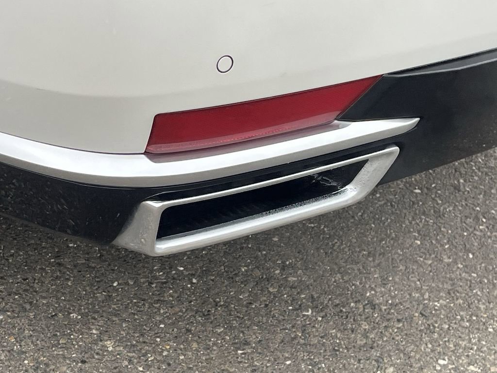 Used 2022 Cadillac Escalade ESV Premium Luxury Platinum w/ Heavy-Duty Trailer Package image 31