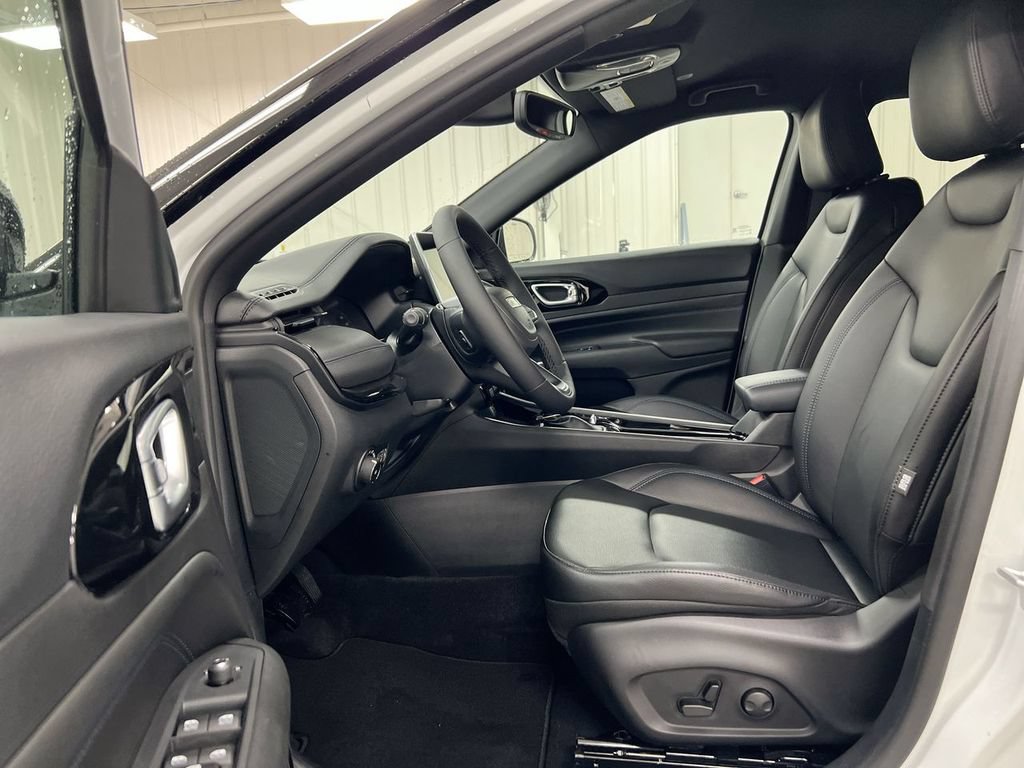 New 2026 Jeep Compass Limited AWD/4WD image 18
