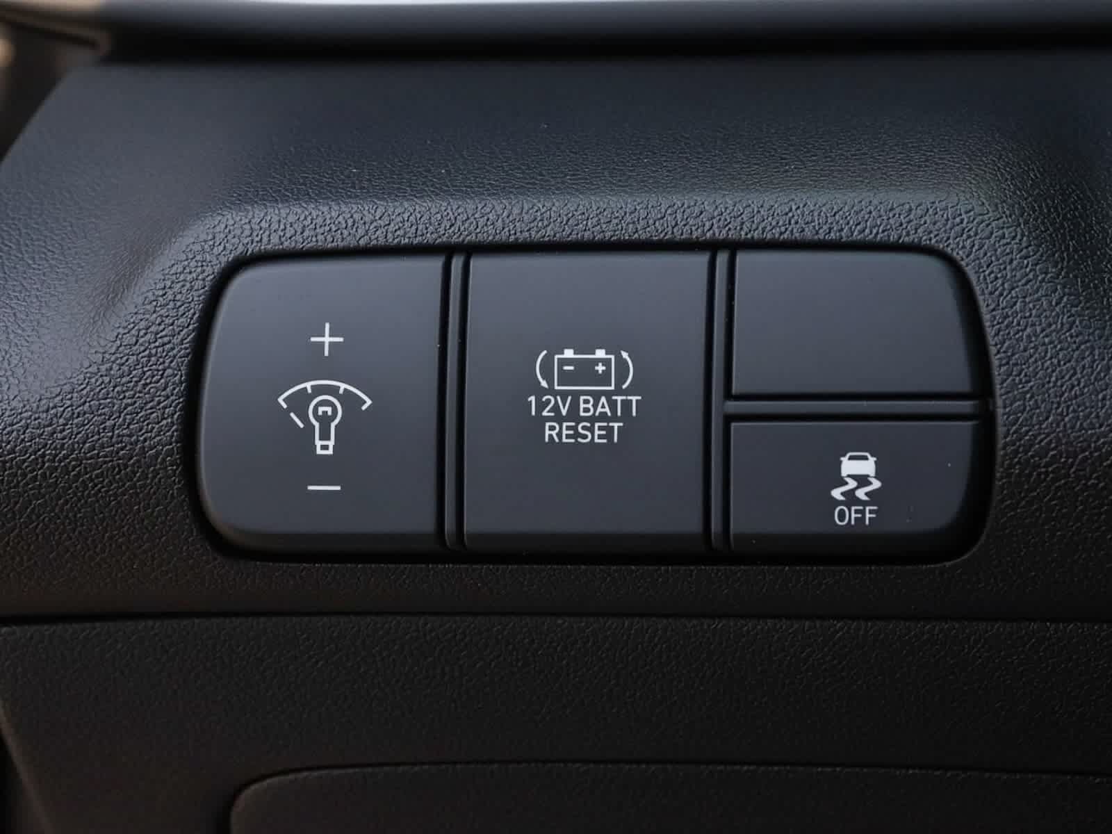 Used 2025 Hyundai Elantra Hybrid FWD image 31