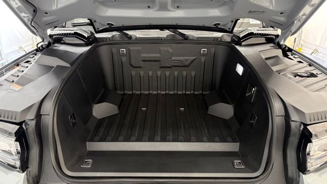 Used 2025 GMC Hummer EV 2X image 10