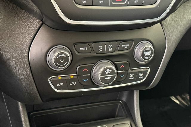New 2023 Jeep Cherokee Altitude Lux AWD/4WD image 21