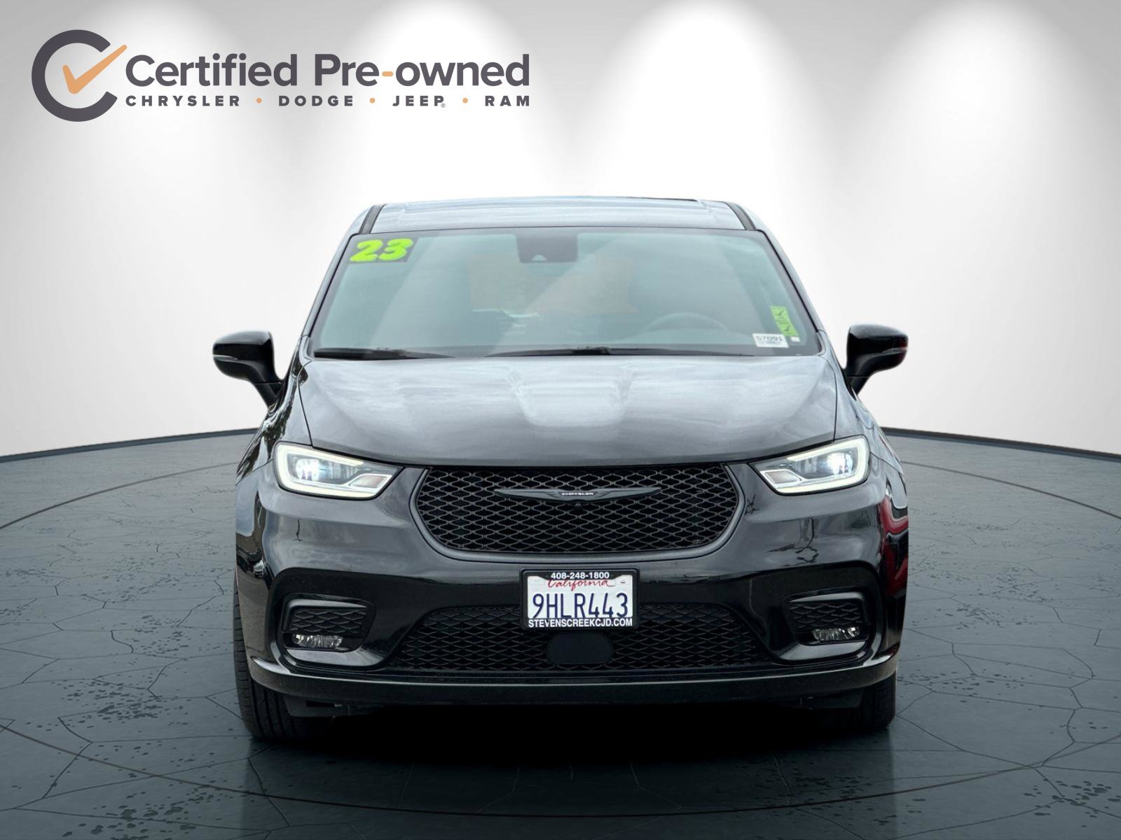 Used 2023 Chrysler Pacifica Touring-L w/ S Appearance Package FWD image 9