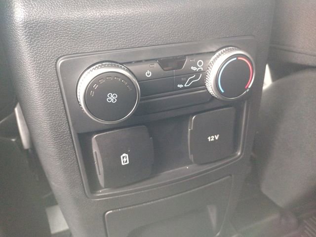 Used 2022 Ford Explorer XLT image 44