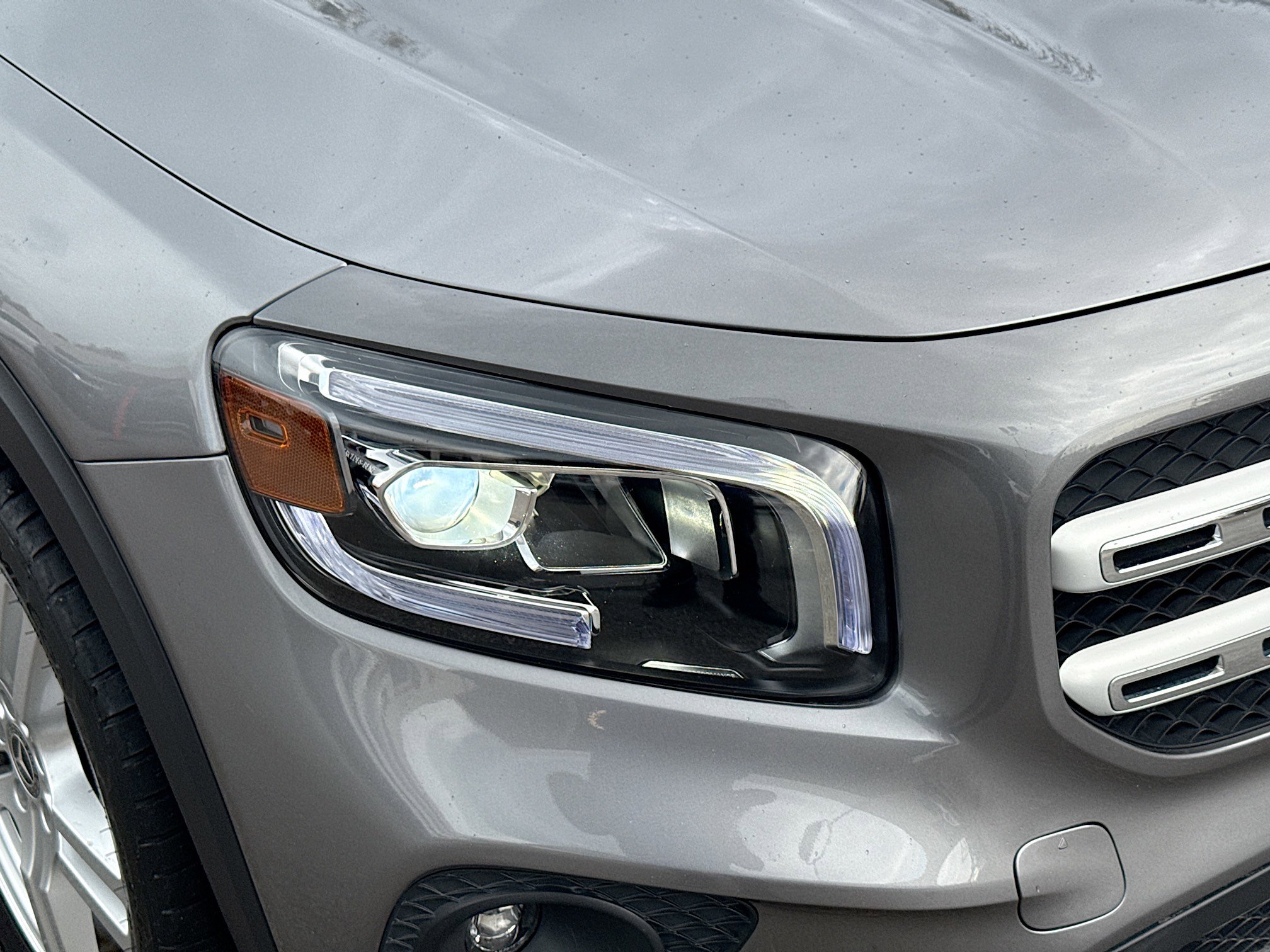 Used 2021 Mercedes-Benz GLB 250 4MATIC w/ Premium Package image 32