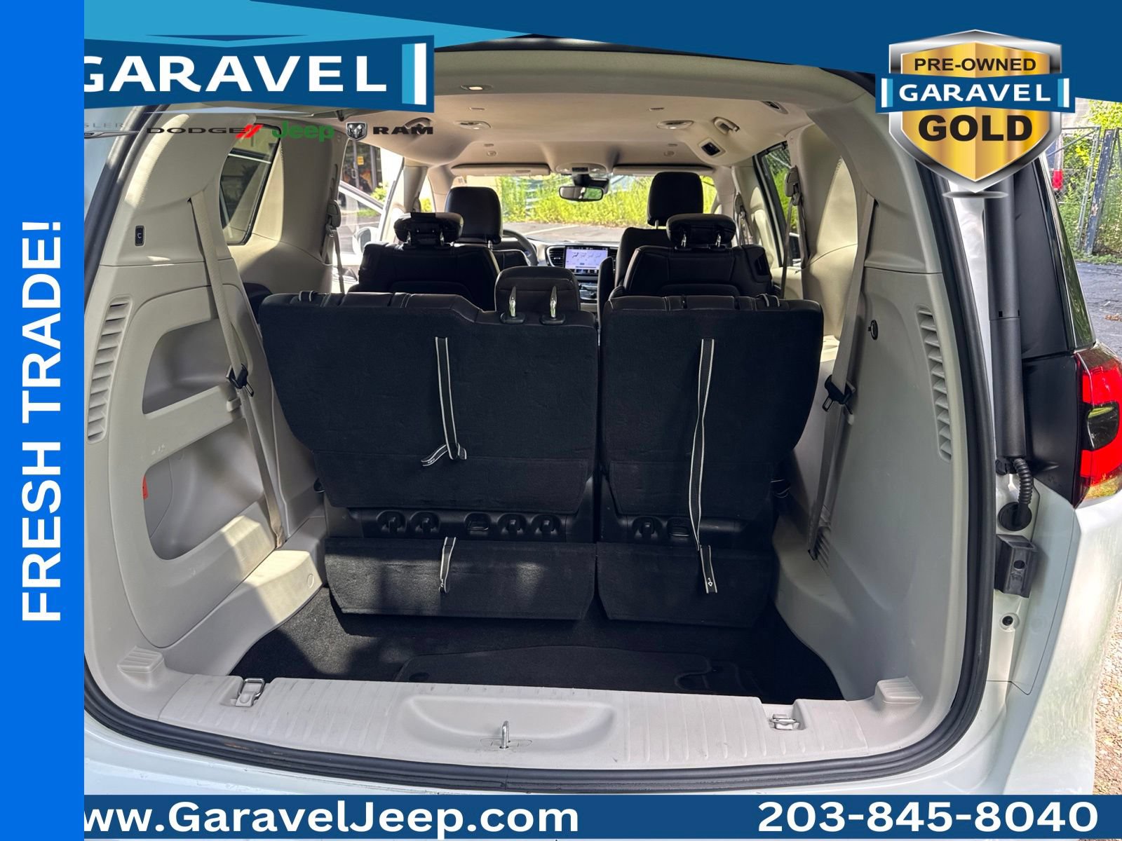 Used 2022 Chrysler Pacifica Touring-L FWD image 14