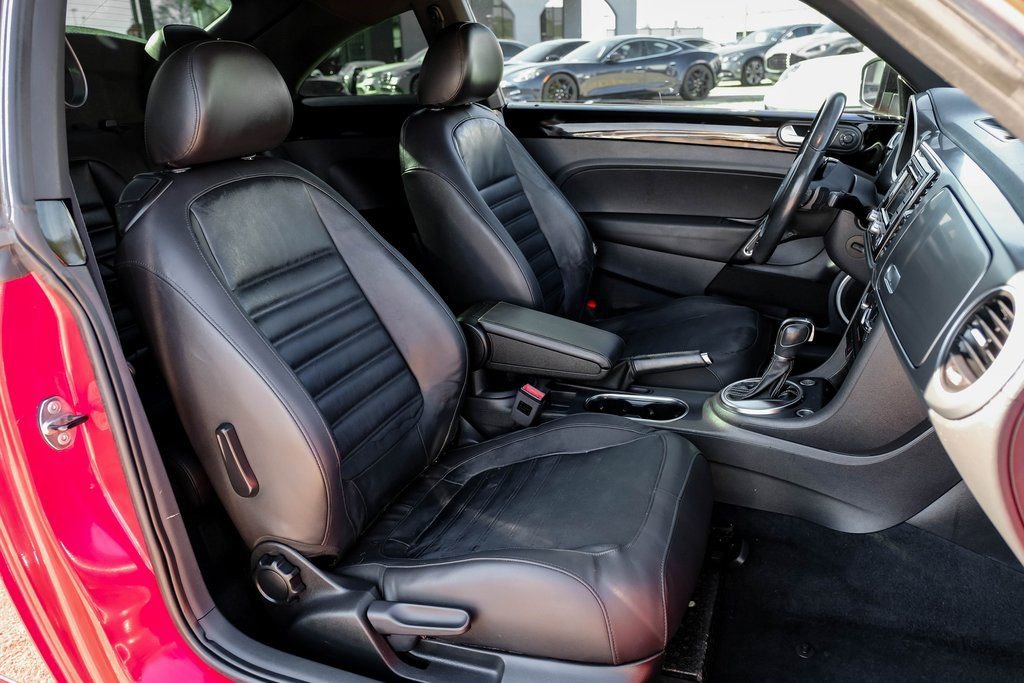 Used 2014 Volkswagen Beetle R-Line image 31