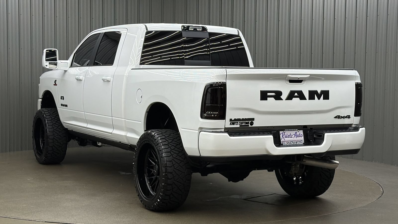 Used 2025 RAM 2500 Laramie AWD/4WD image 3