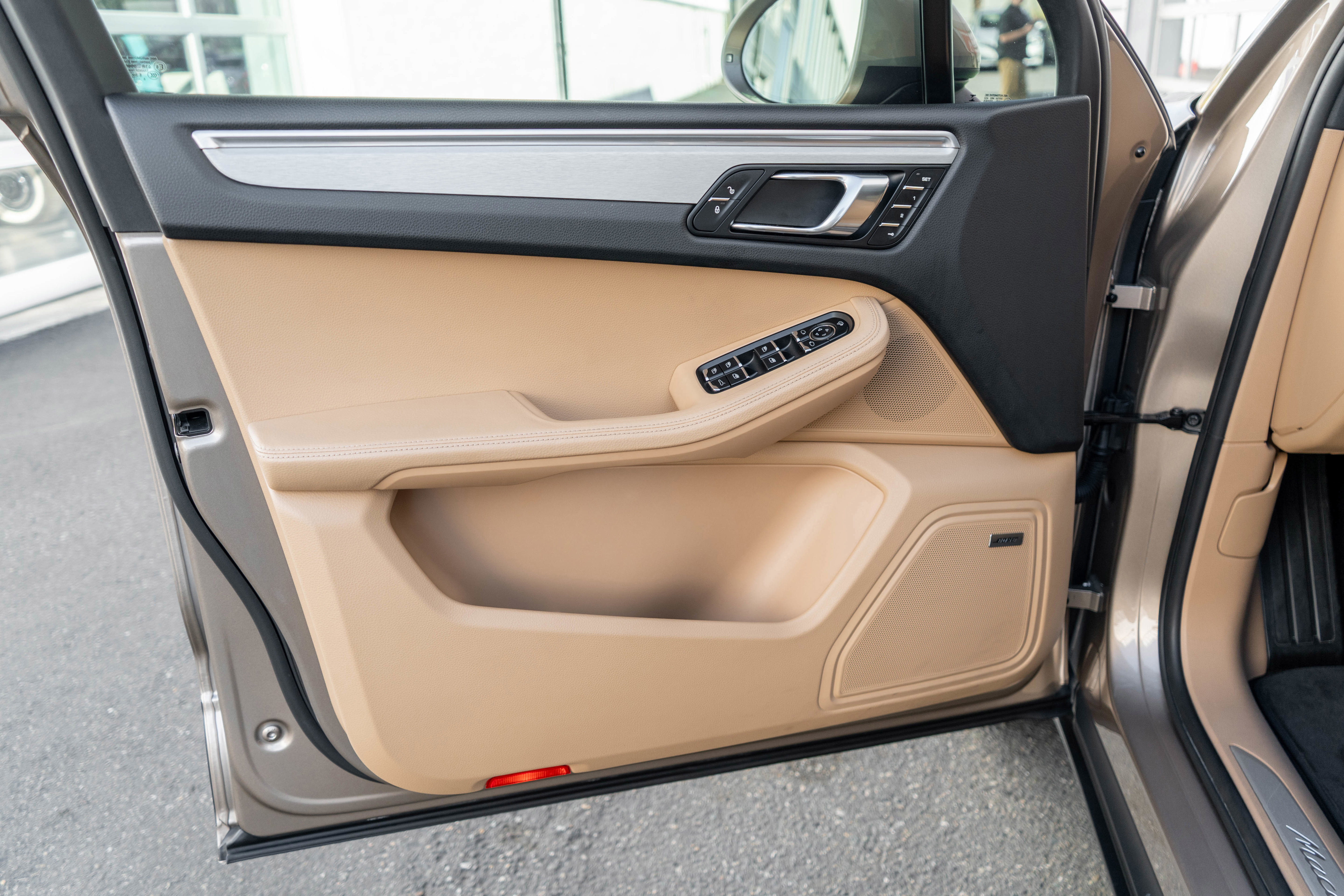 Used 2017 Porsche Macan S w/ Premium Package Plus AWD/4WD image 9