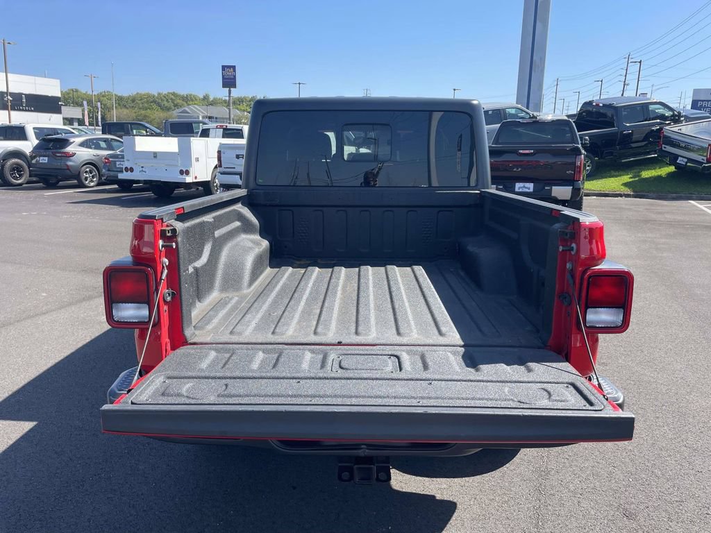 Used 2023 Jeep Gladiator Sport AWD/4WD image 10