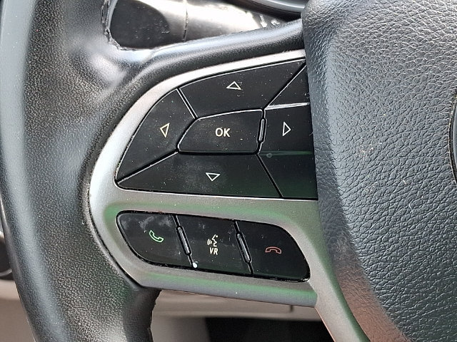 Used 2020 Jeep Cherokee Latitude Plus AWD/4WD image 37