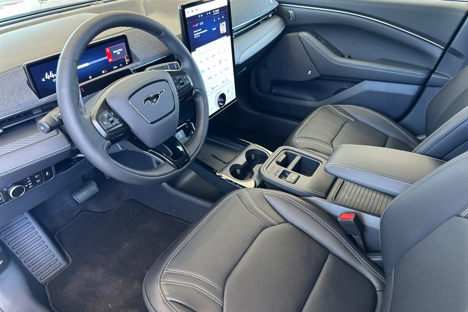 New 2025 Ford Mustang Mach-E Premium image 9