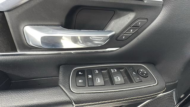 Used 2022 RAM 1500 Laramie w/ Sport Appearance Package AWD/4WD image 18