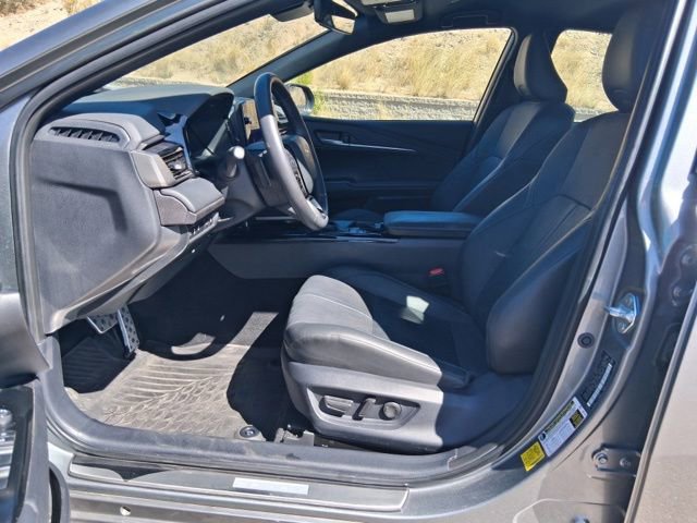 Used 2025 Toyota Camry XSE FWD image 5