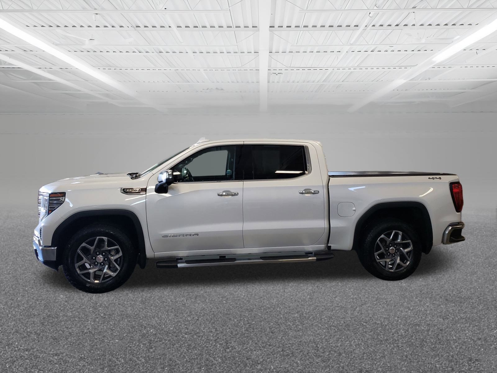 Certified 2022 GMC Sierra 1500 SLT w/ SLT Convenience Package image 1
