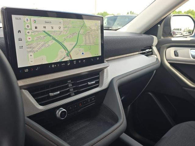 Used 2025 Ford Explorer Active RWD image 28
