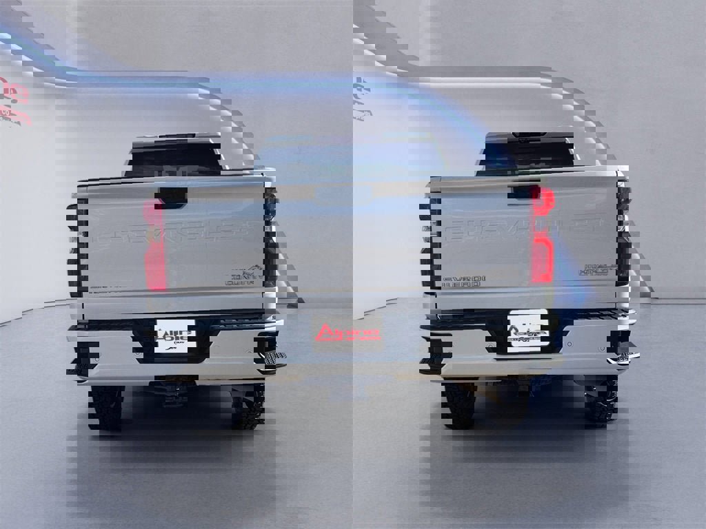 Used 2023 Chevrolet Silverado 3500 High Country w/ Z71 Off-Road Package image 4