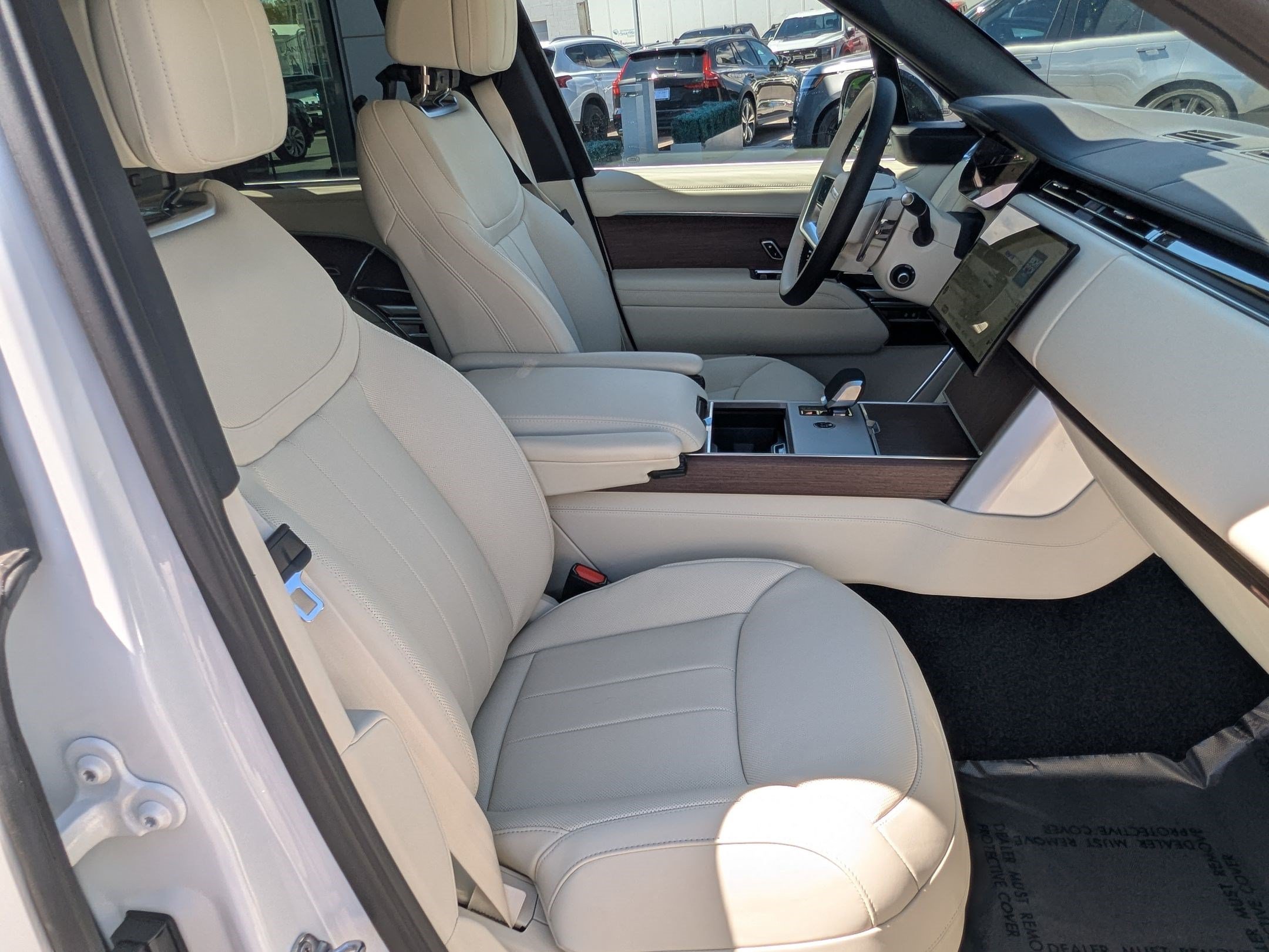New 2026 Land Rover Range Rover SE AWD/4WD image 32
