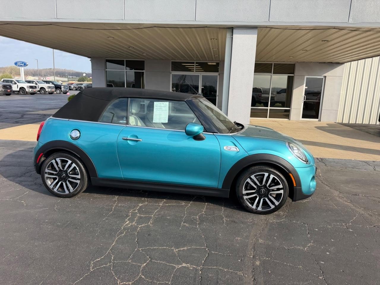 Used 2021 MINI Cooper S w/ Signature Upholstery Package FWD image 2