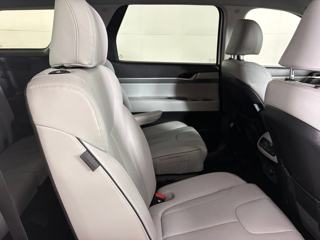 Used 2025 Hyundai Palisade SEL FWD image 17