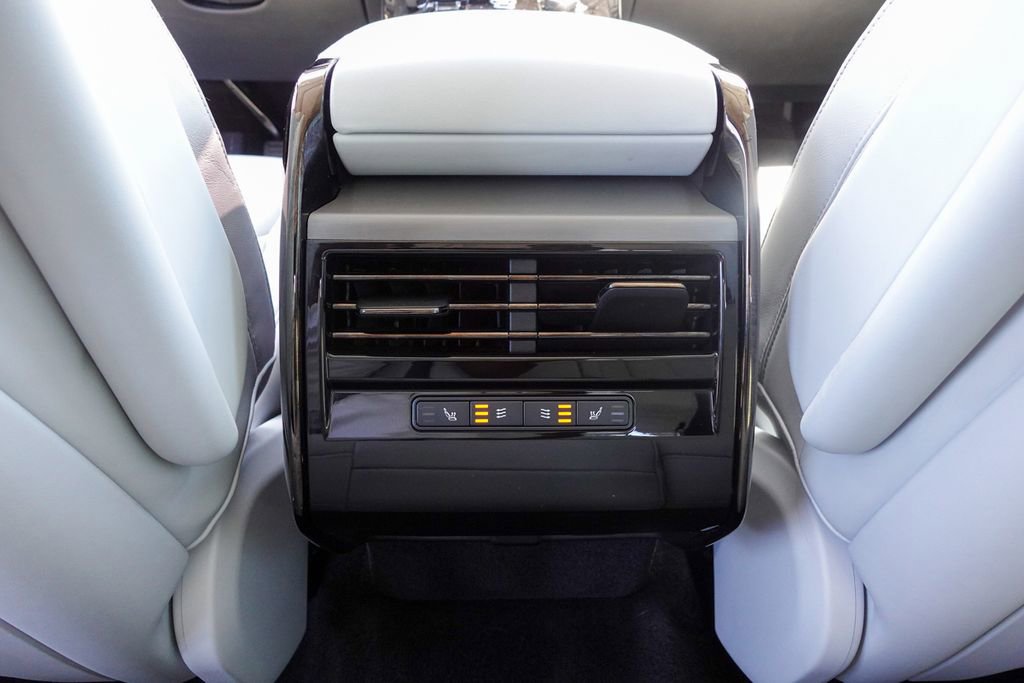 Used 2023 Land Rover Range Rover Sport SE image 32