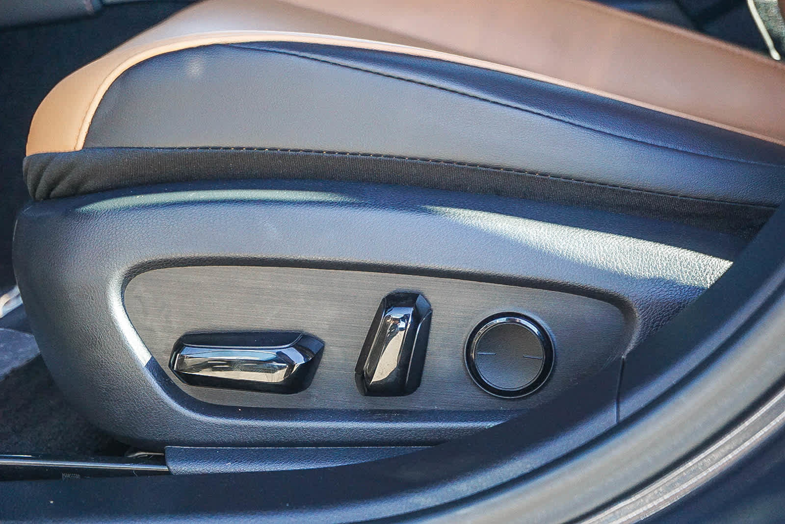 Certified 2023 Lexus ES 350 w/ Premium Package image 19