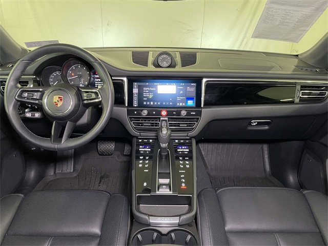 Certified 2025 Porsche Macan image 25