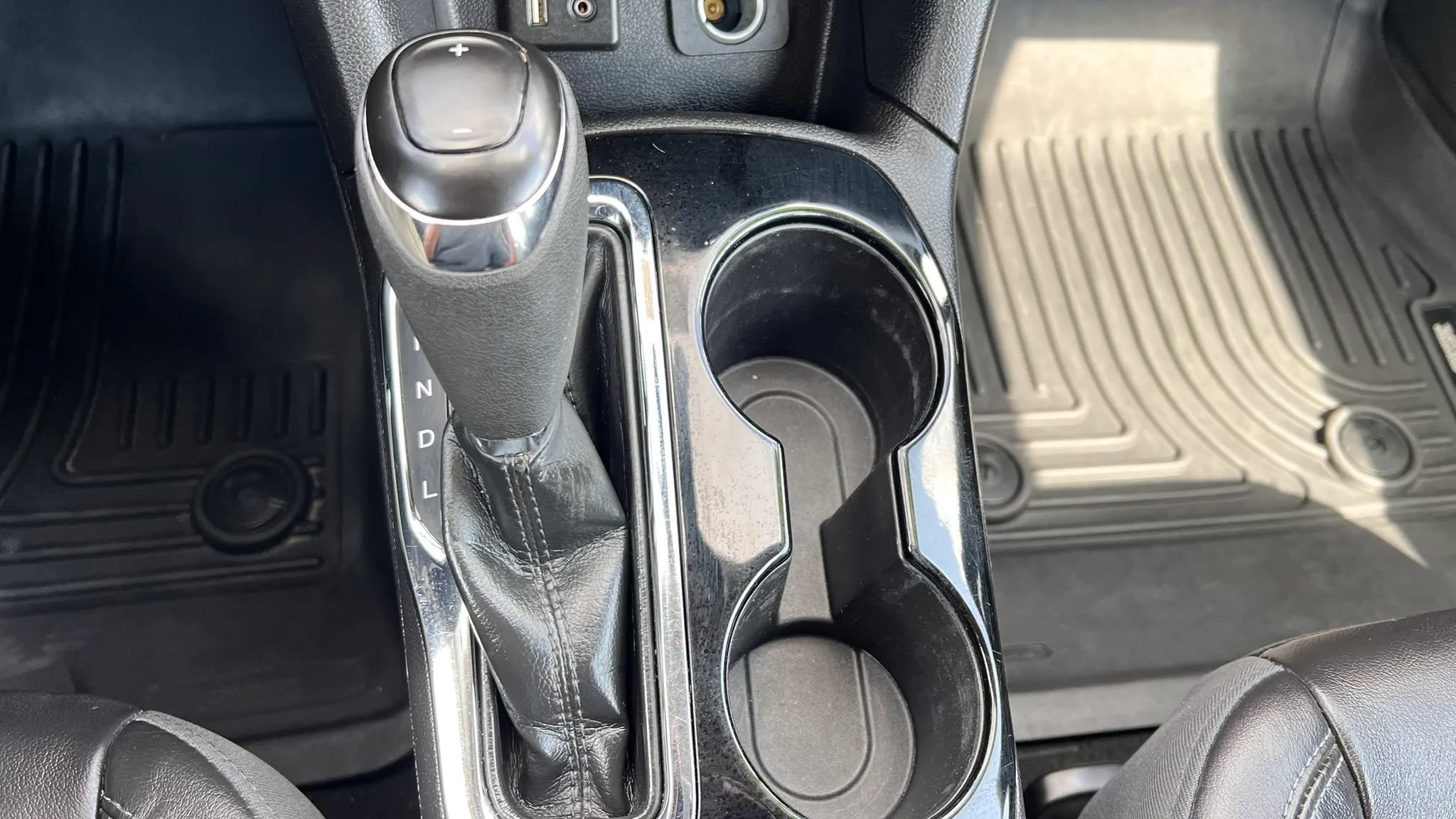 Used 2018 Chevrolet Cruze Premier FWD image 27
