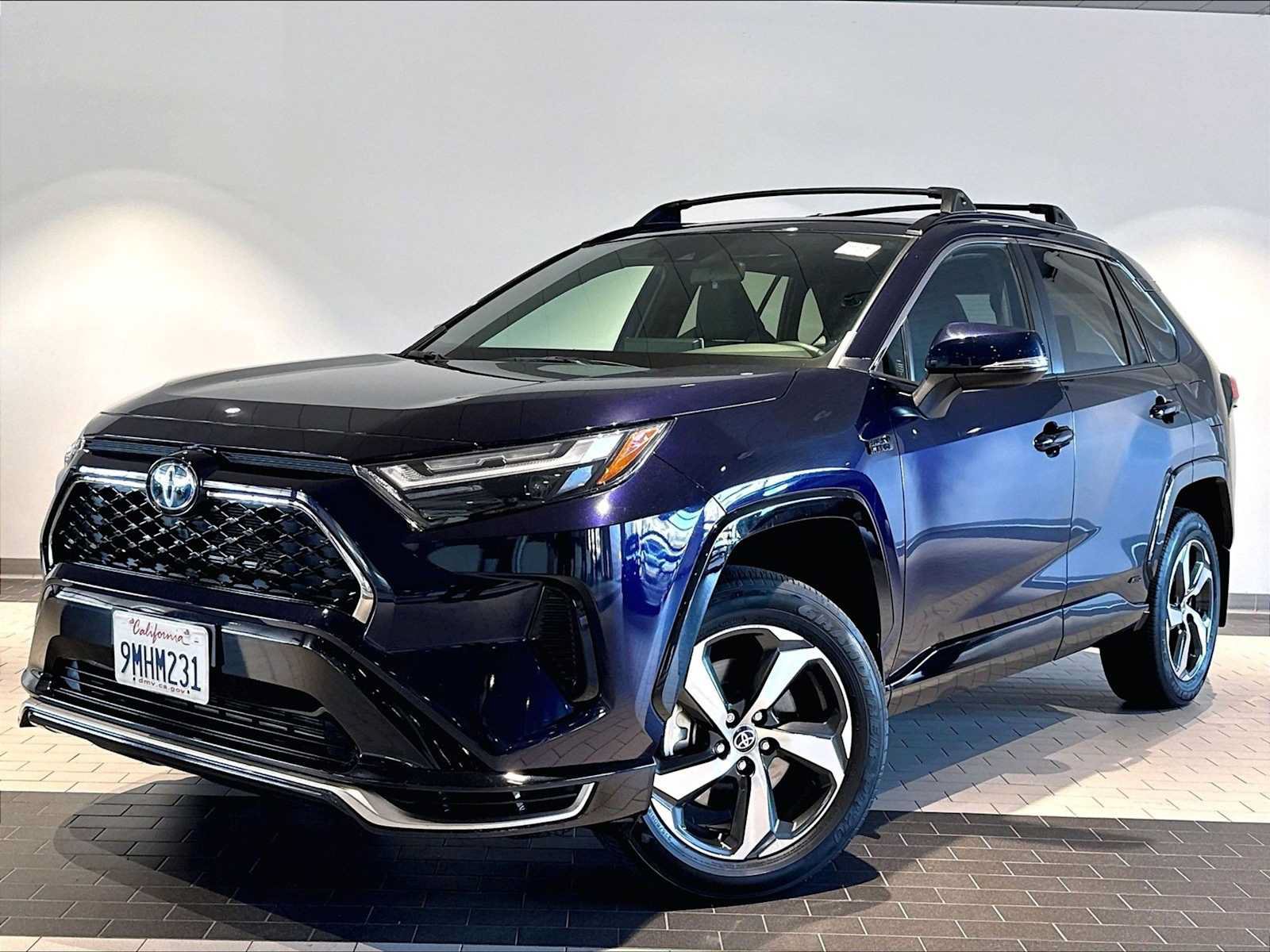 Used 2024 Toyota RAV4 SE w/ Weather & Moonroof Package