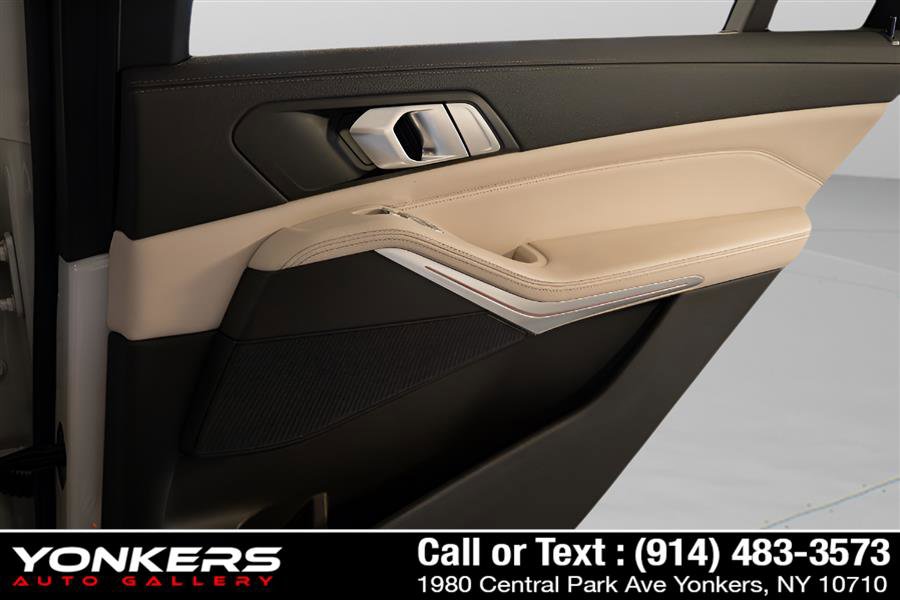 Used 2022 BMW X7 xDrive40i w/ Executive Package image 46