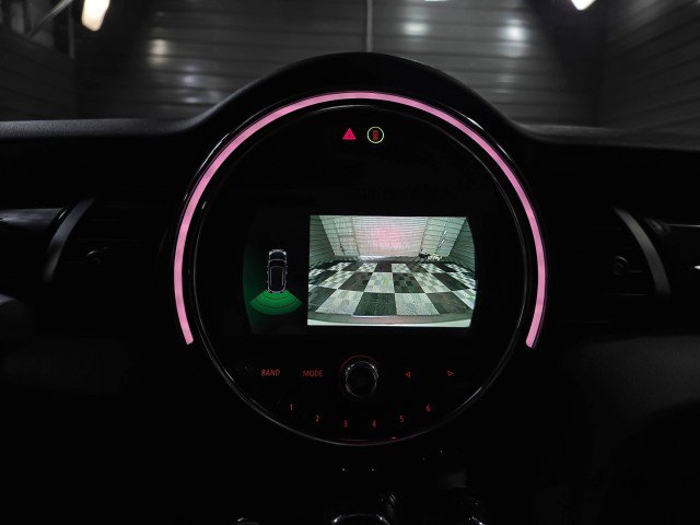 Used 2020 MINI Cooper 4-Door Hardtop FWD image 25