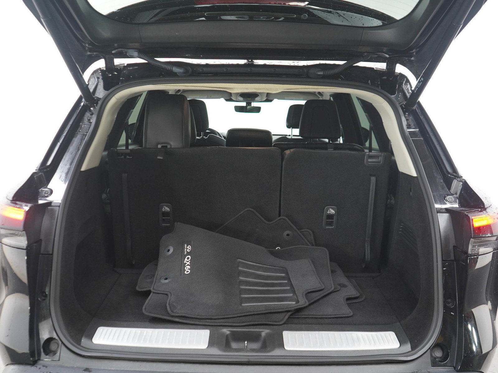 Used 2023 INFINITI QX60 Luxe AWD/4WD image 17