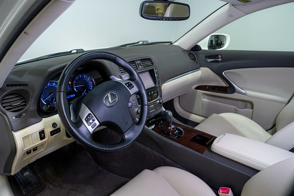Used 2013 Lexus IS 250 w/ Premium Pkg Value Edition RWD image 9