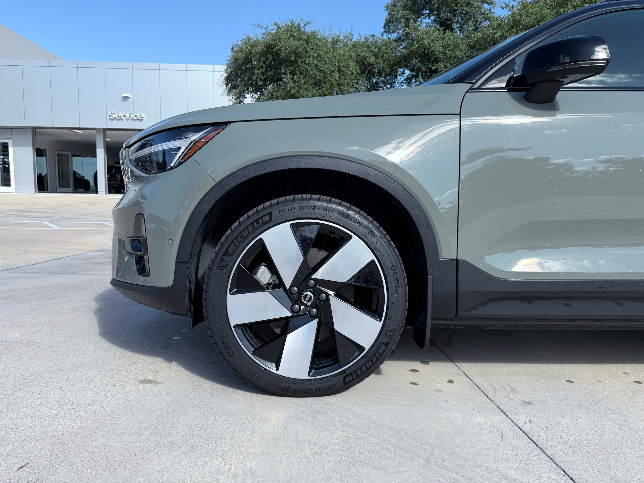 Certified 2023 Volvo XC40 Recharge Ultimate AWD/4WD image 9