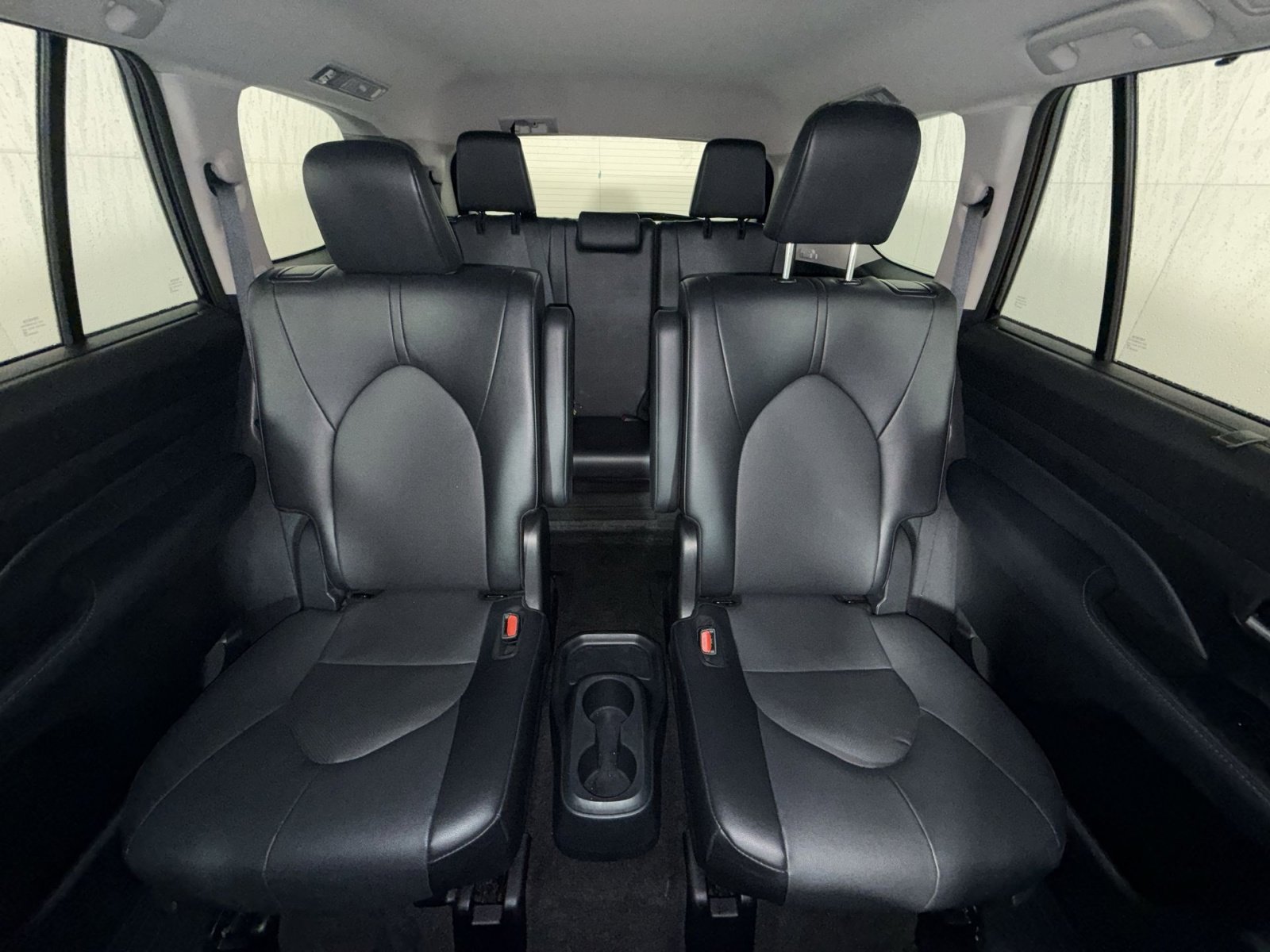 Used 2024 Toyota Grand Highlander AWD image 24
