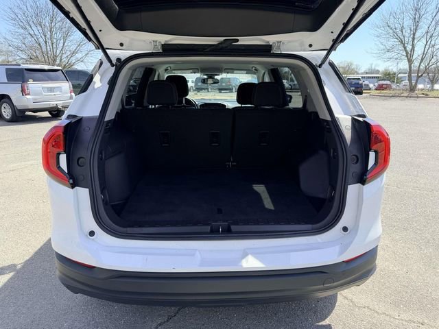 Used 2024 GMC Terrain SLE image 11