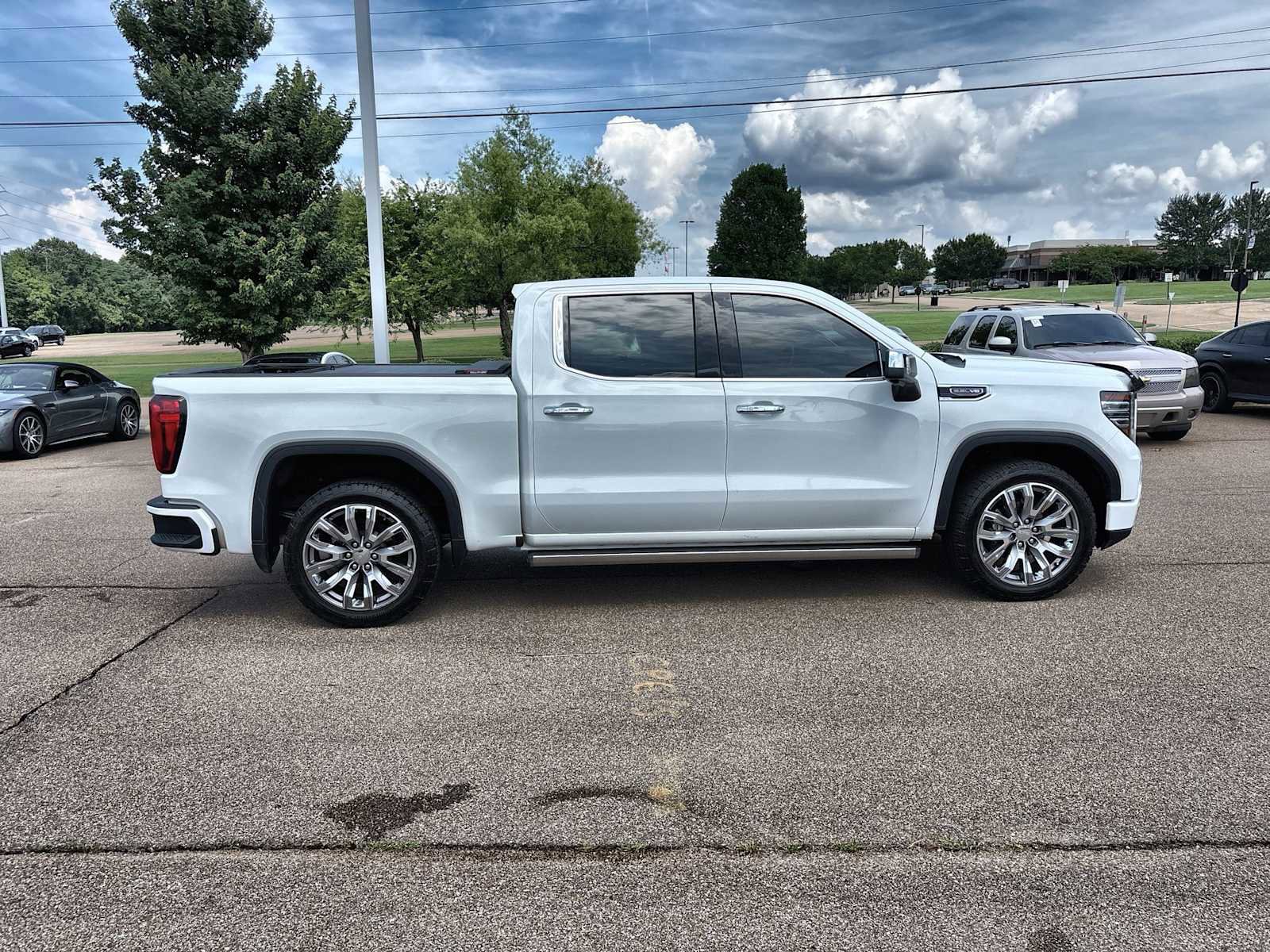 Used 2022 GMC Sierra 1500 Denali w/ Denali Reserve Package AWD/4WD image 10
