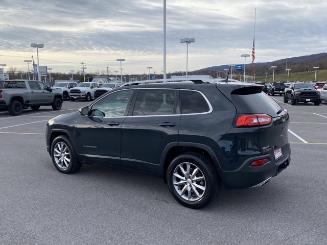 Used 2018 Jeep Cherokee Limited image 3