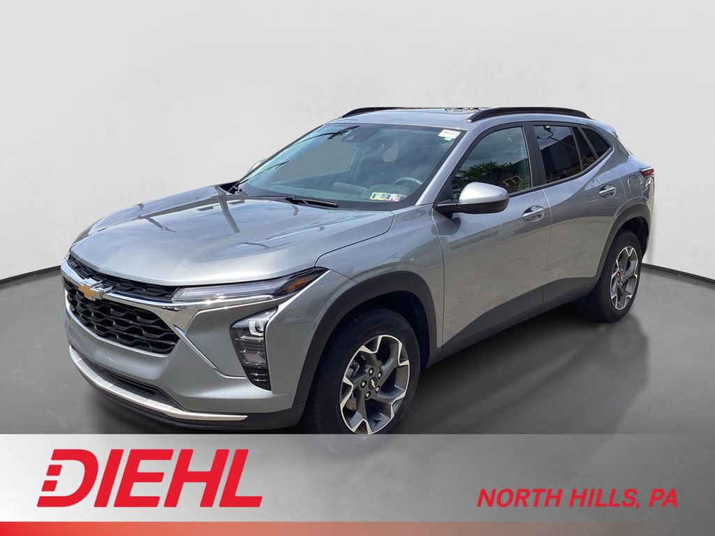 Used 2024 Chevrolet Trax LT w/ Sunroof Package FWD image 1