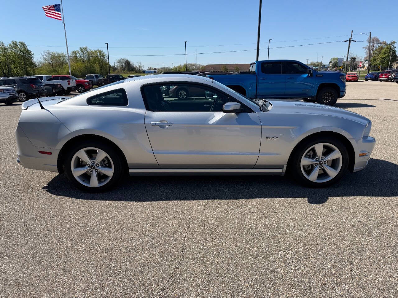 Used 2013 Ford Mustang GT Premium w/ Security Pkg RWD image 6