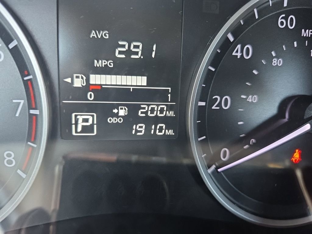 Certified 2025 Nissan Kicks Play S image 18